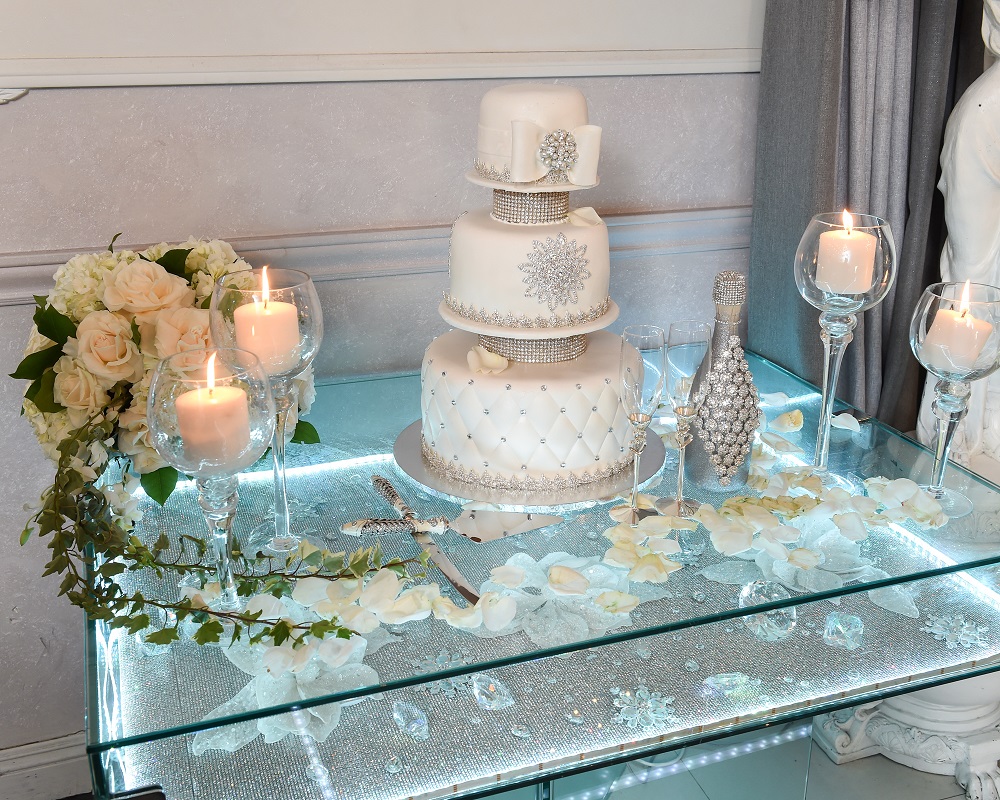 Metallic Colors on Cake at Vatican Banquet Hall